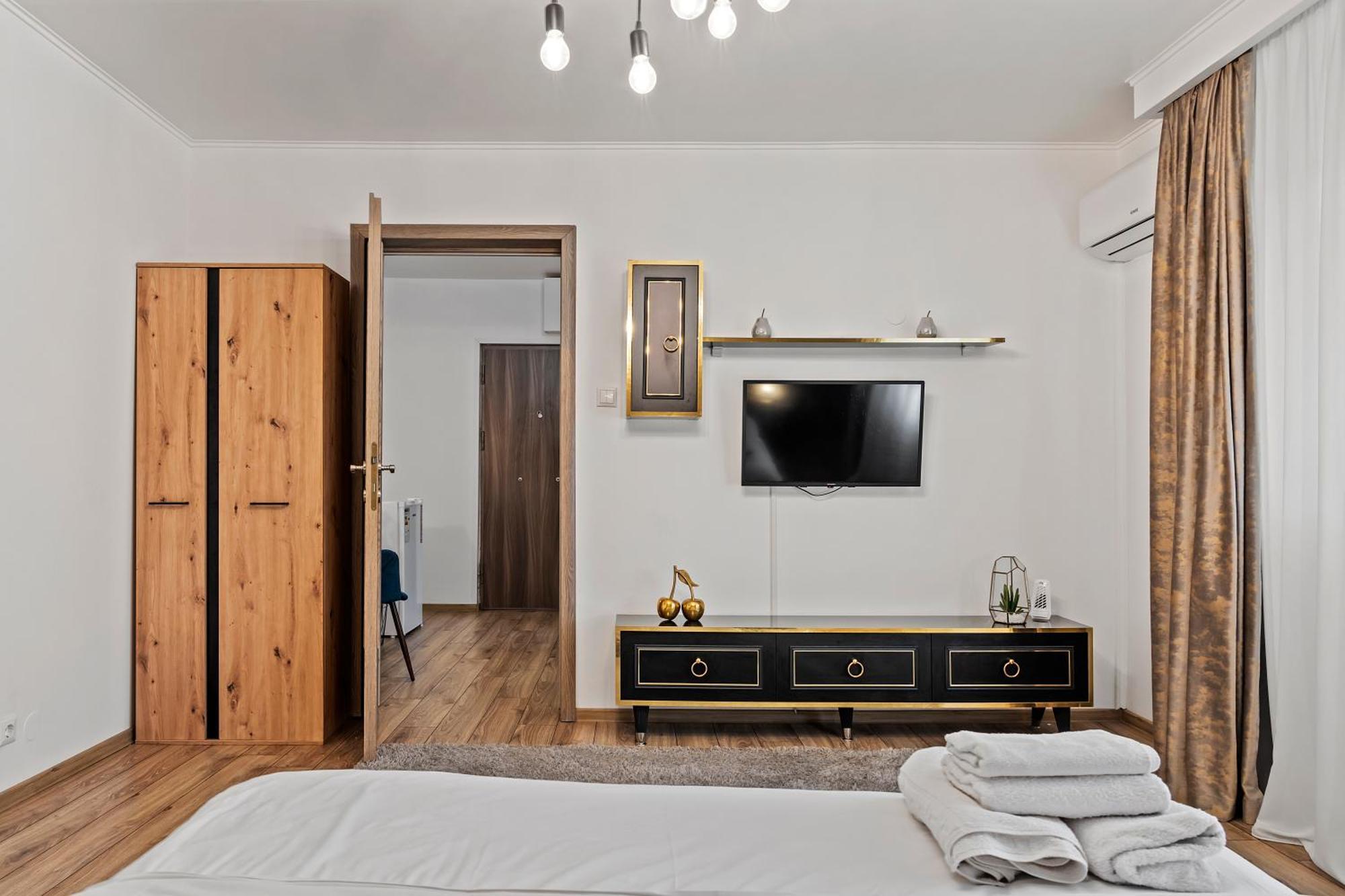 Garsoniera De Lux Si Eleganta Drumul Taberei ブカレスト エクステリア 写真